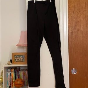 Black stretchy leggings